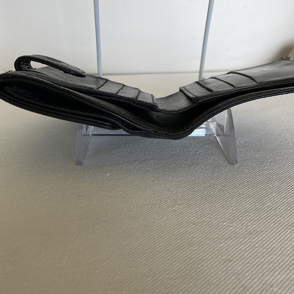 CHANEL COMPACT WALLET - Picture 8 of 10